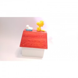 Salvadanaio Woodstock personaggio SNOOPY a forma di casetta in ceramica